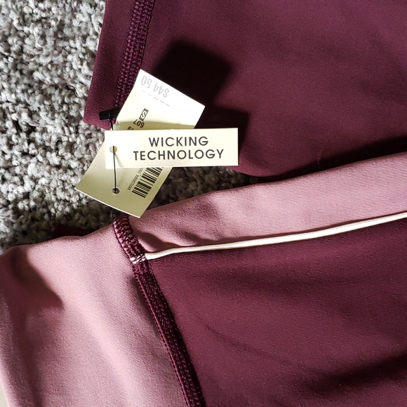 NWT! BEAUTIFUL MAROON COLOR Aero Cropped Leggings wicking technology size small - Picture 3 of 5